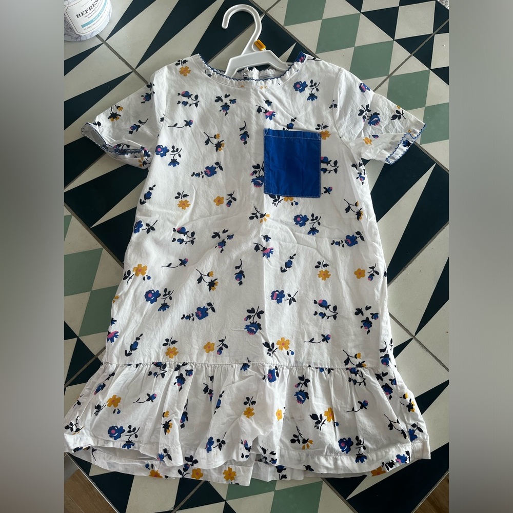Petit Bateau dress size 5years , short levees , white